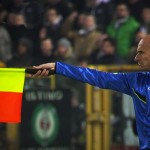 arbitro-guardalinee-posado-fuorigioco.jpg