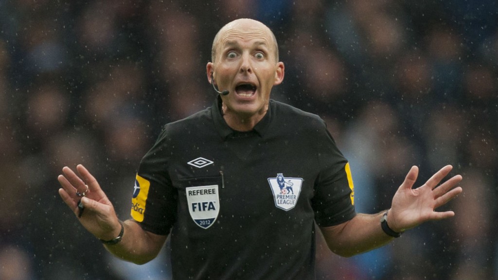 Mike-Dean-Árbitro-Premier-League