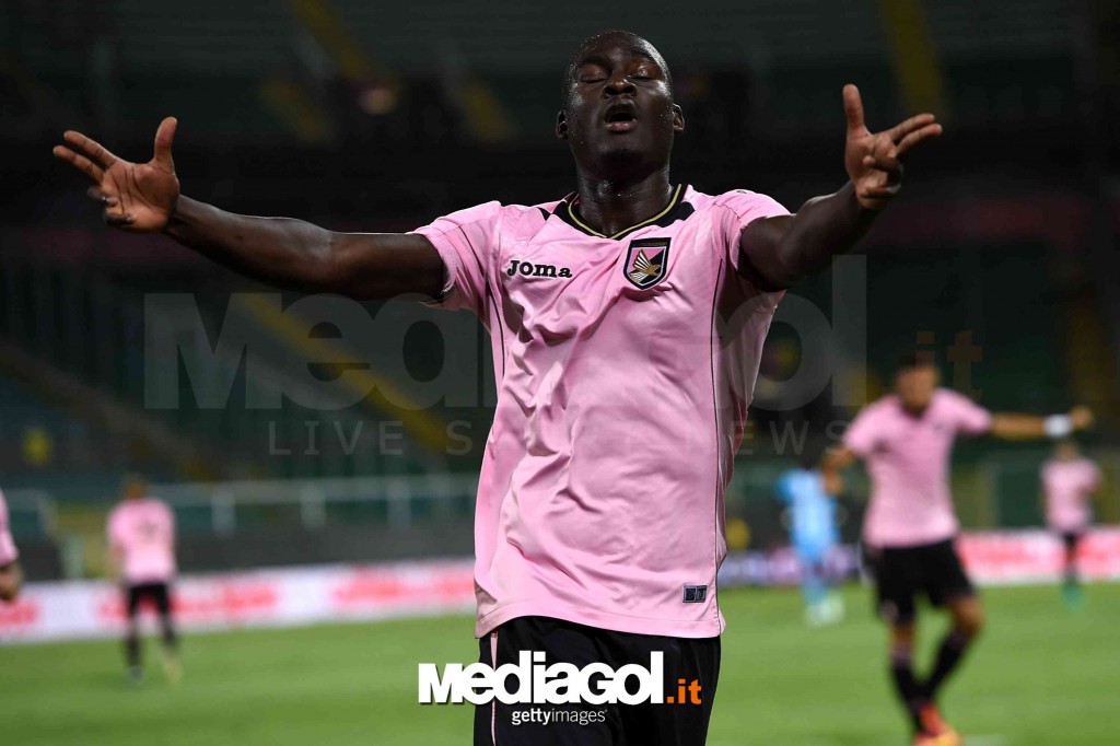 PALERMO, ITALY - AUGUST 06:  Carlos Embalo of Palermo celebrates after scoring the opening goal during the friendly match between US Citta' di Palermo and Olympique Marseille at Renzo Barbera Stadium on August 6, 2016 in Palermo, Italy.  (Photo by Tullio
