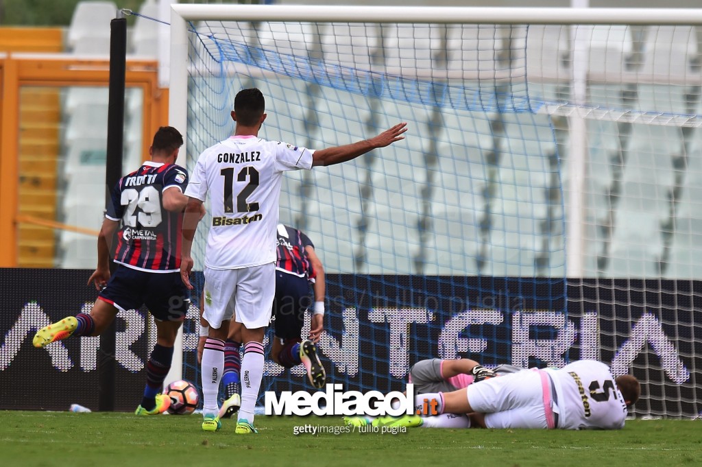 FC Crotone v US Citta di Palermo - Serie A