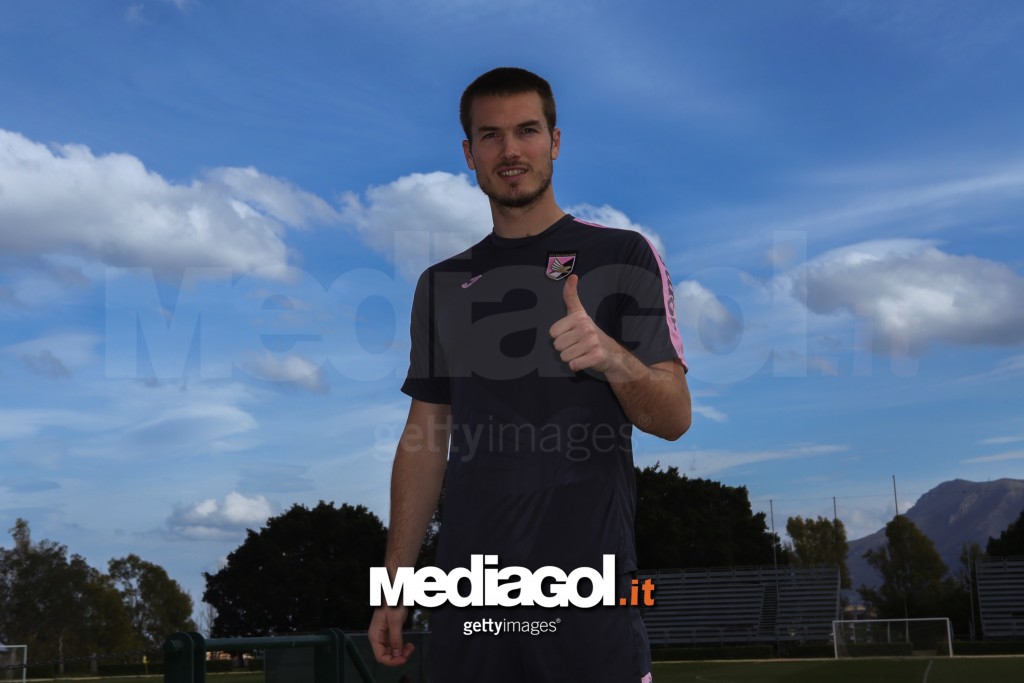 US Citta Di Palermo Unveils New Signing Toni Sunjic