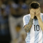 screen messi mani in faccia