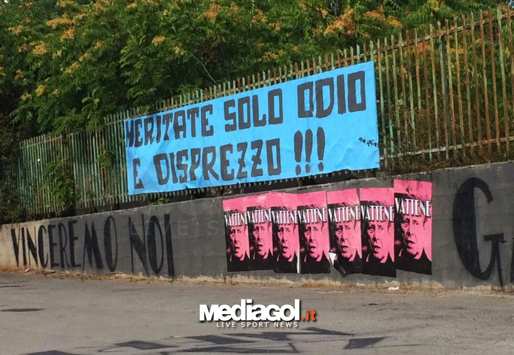 Palermo_contestazione_Mediagol_solo-disprezzo-striscione