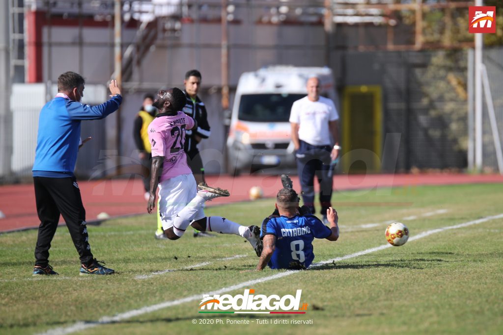 Mamadou Kanoute (Palermo FC) Andrea Cittadino (AS Bisceglie)