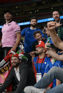 Tifoso Palermo Italia finale 2021-07-12 alle 01.42.55