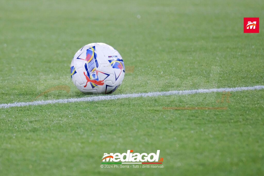 pallone coppa italia frecciarossa 24/25